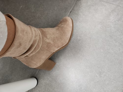 Customer photo review of מגף עקב זמש דגם מיה בצבע בז'