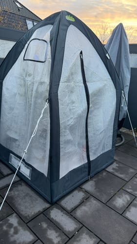 Customer photo review of Überwinterungszelt "ICEDOME ThermoPLUS Deluxe" L 120 x B 120 x H 183 cm