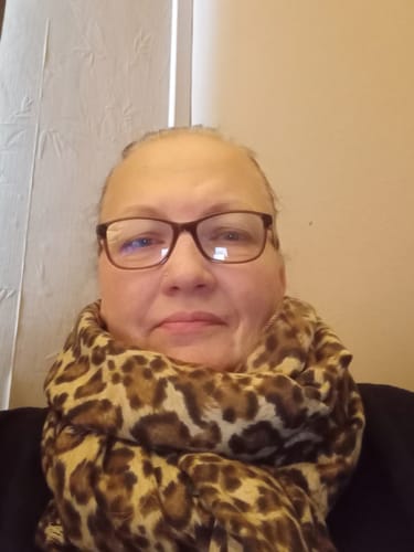 Customer photo review of LARGE BROWN SUPER SOFT FLEECE FEEL LEOPARD PRINT SCARF