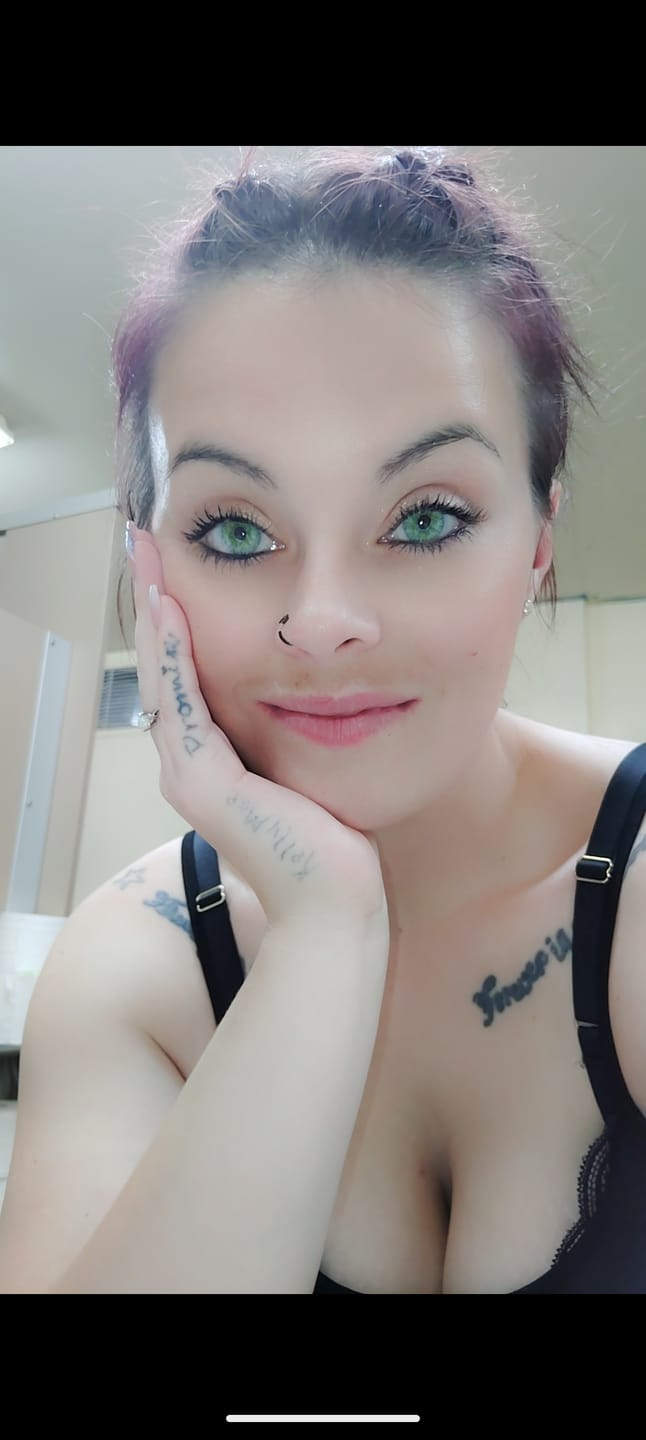 Customer photo review of New York Green Colored Contact Lenses