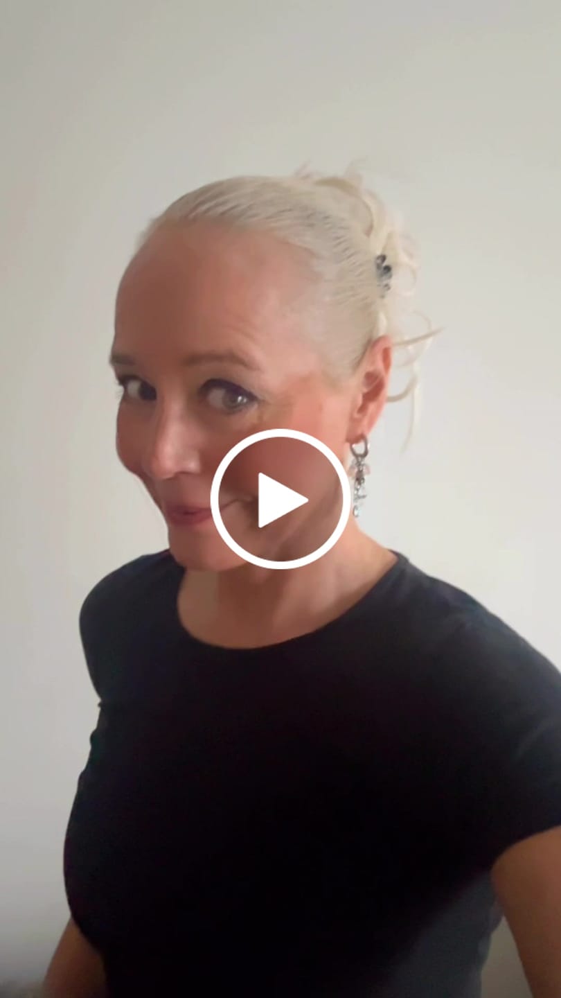 Customer video review of TANGLED WILD BUN