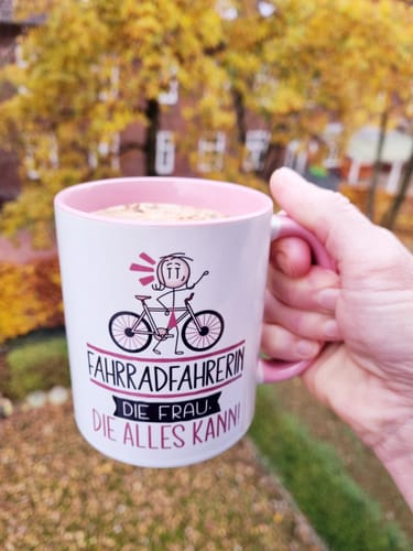 Customer photo review of Fahrradfahrerin Geschenk Tasse Becher Die Frau Die Allen Kann Geschenkidee für eine Fahrradfahrerin Lustig