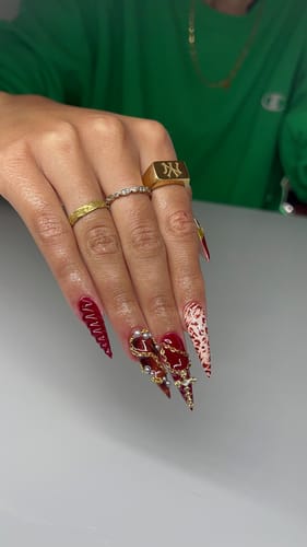 Customer photo review of New York Yankees Ring - 18k Gold