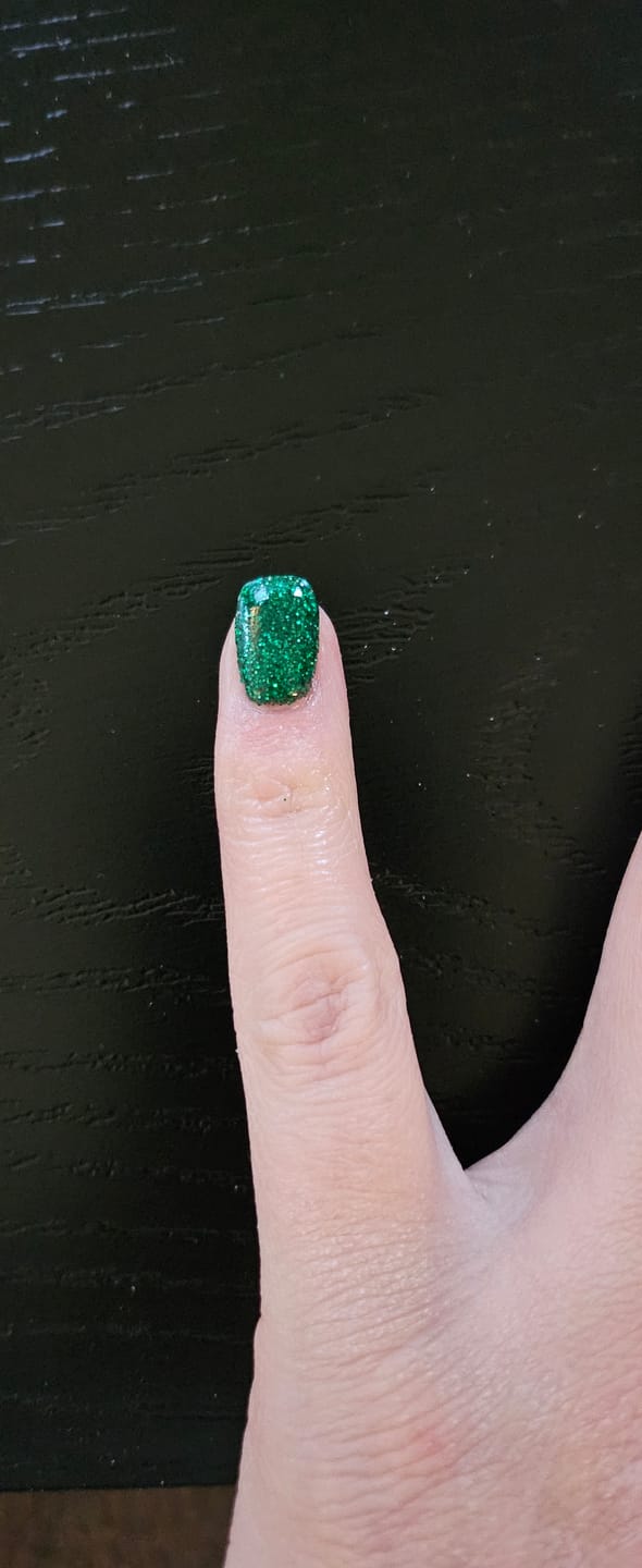 Customer photo review of Deep Forest Glamour Dipping Powder