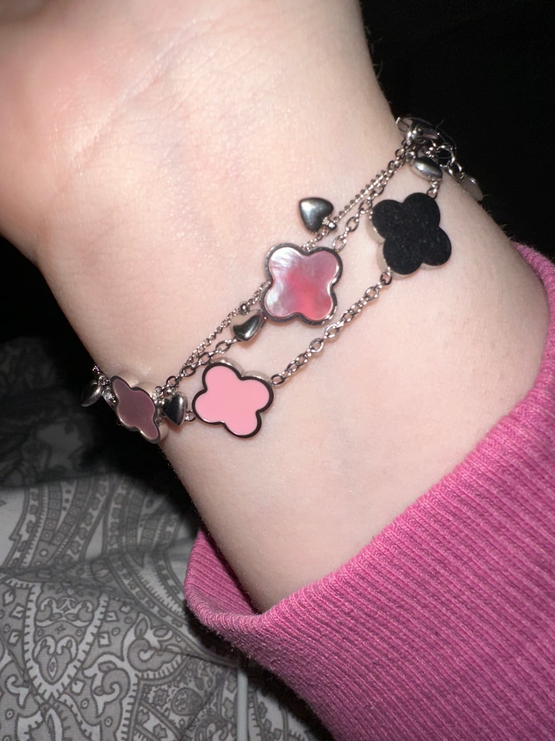 Customer photo review of Rosa Perlmutt Clover Armband | 18K vergoldet