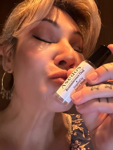 Customer photo review of REMINISCENCE OUD PERFUME OIL