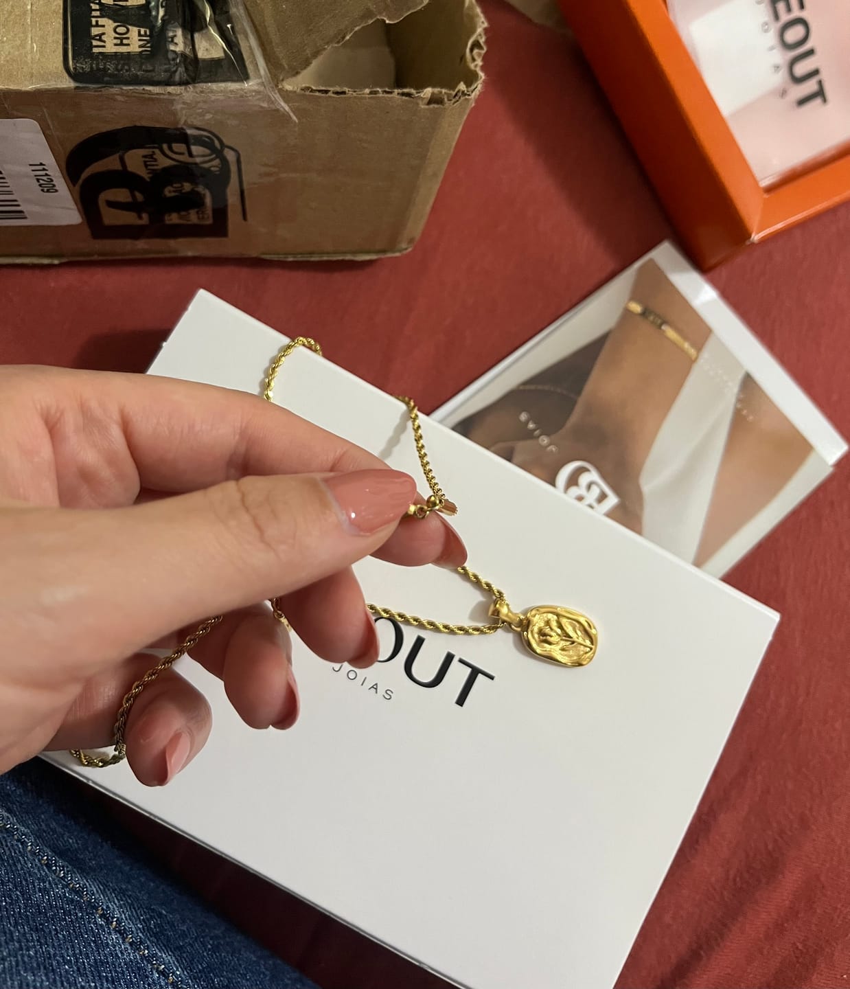 Customer photo review of Colar de Rede Baiana com Pingente de Rosa Banhado em Ouro 18k