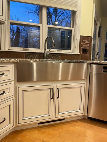 Customer photo review of 37" Apron Front - Farmhouse Workstation Sink - 9" Depth - Single Bowl - Offset Drain Right (5LAS37R-9)