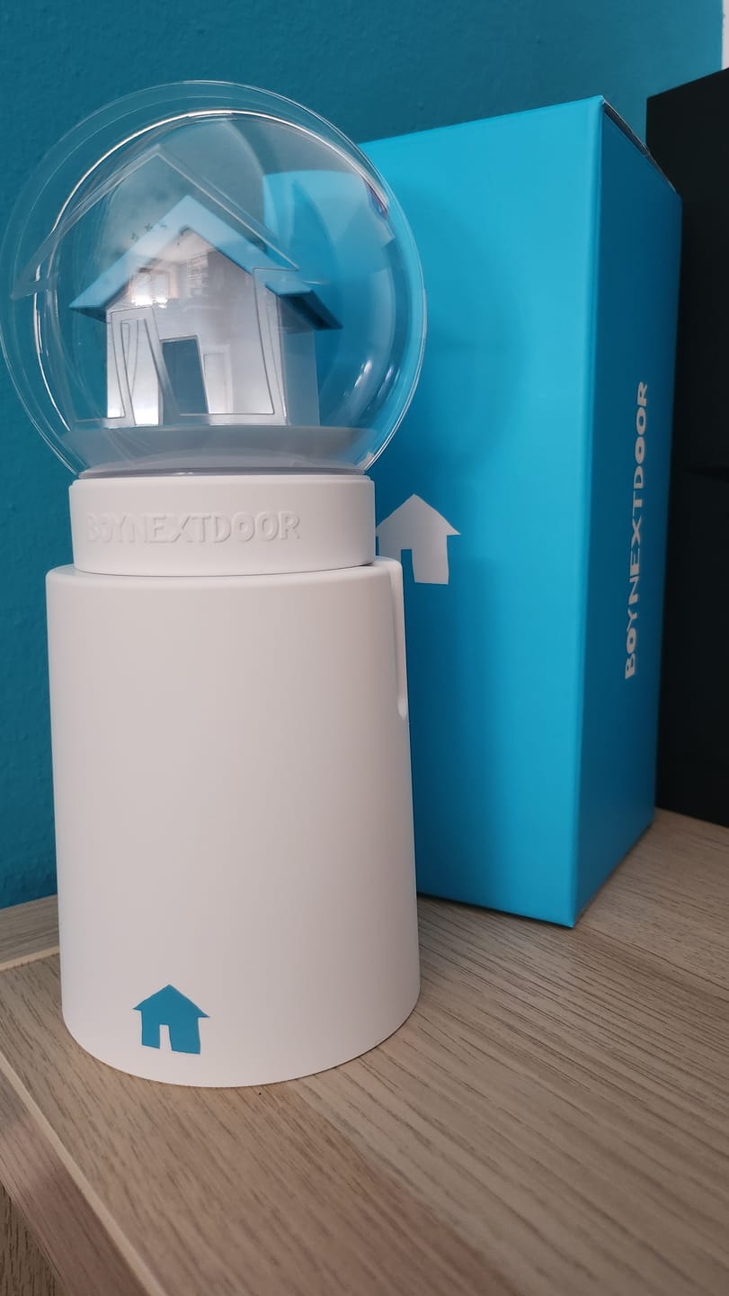 Customer photo review of BOYNEXTDOOR - OFFICIAL LIGHT STICK SET