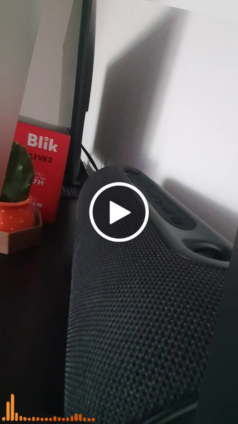 Customer video review of Parlante Portátil Blik Live2