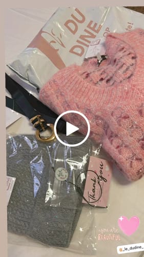 Customer video review of Maglione Flowy oversize - rosa