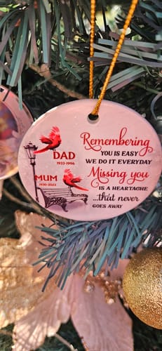 Customer photo review of Cardinals Winter Memorial Personalized Circle Ornament