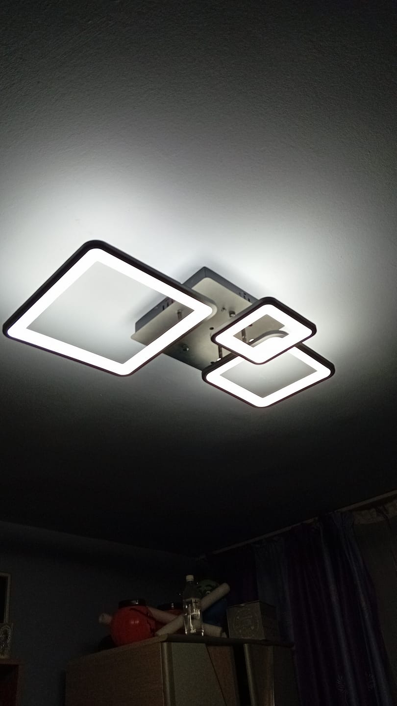 Customer photo review of Lustra LED Three Square Black Echivalent 400W Telecomanda