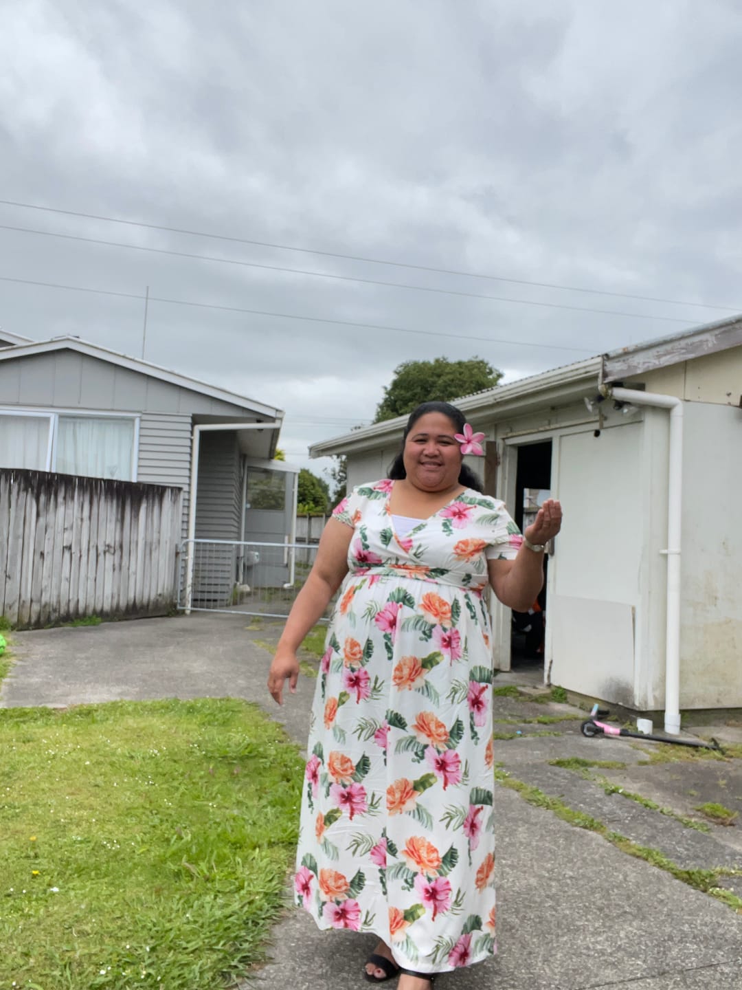 Customer photo review of TE LADY FINA FLORAL DRESS