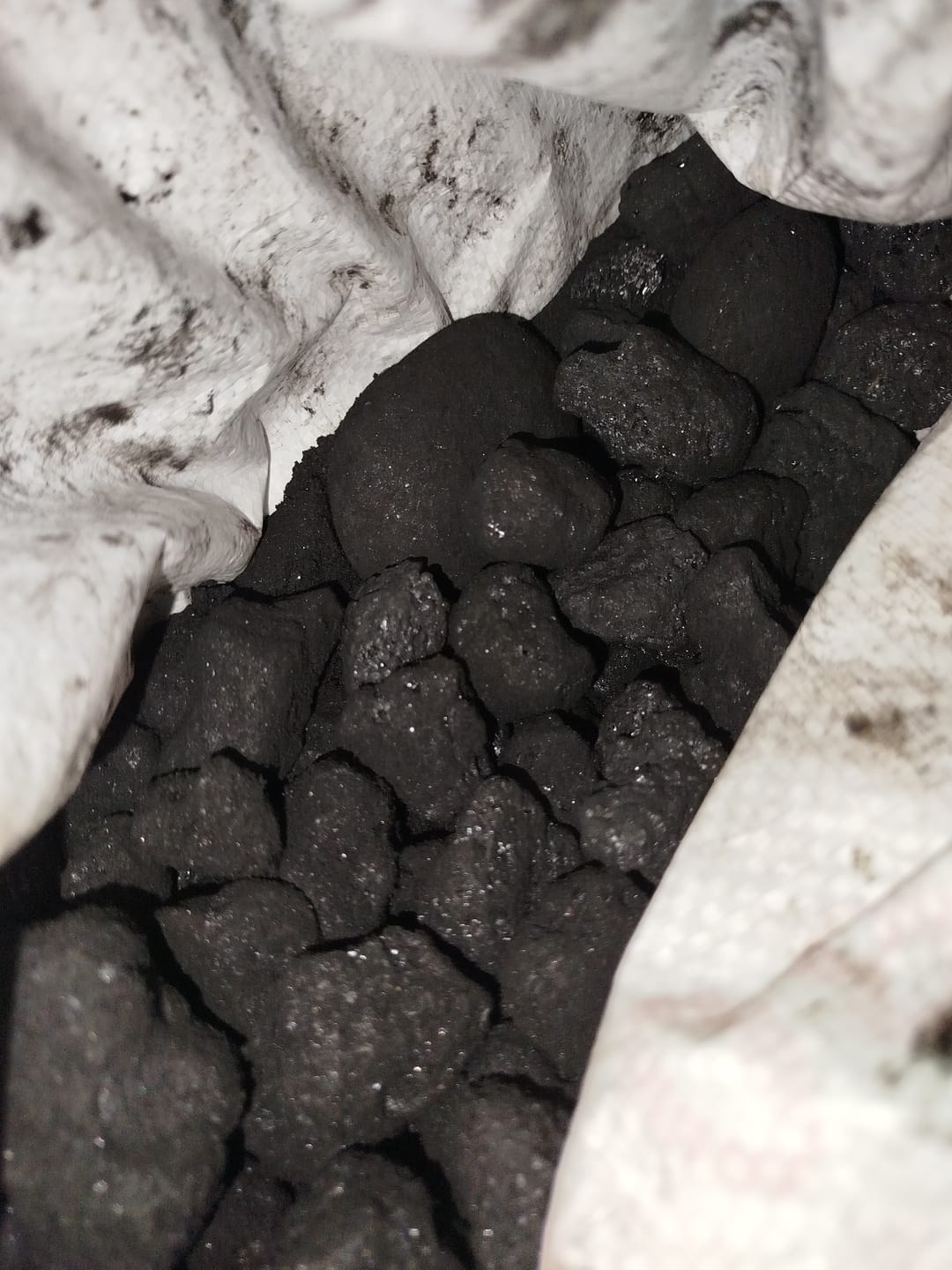 Customer photo review of Superheat Smokeless Coal (1 Tonne) 50 x 20kg Bags