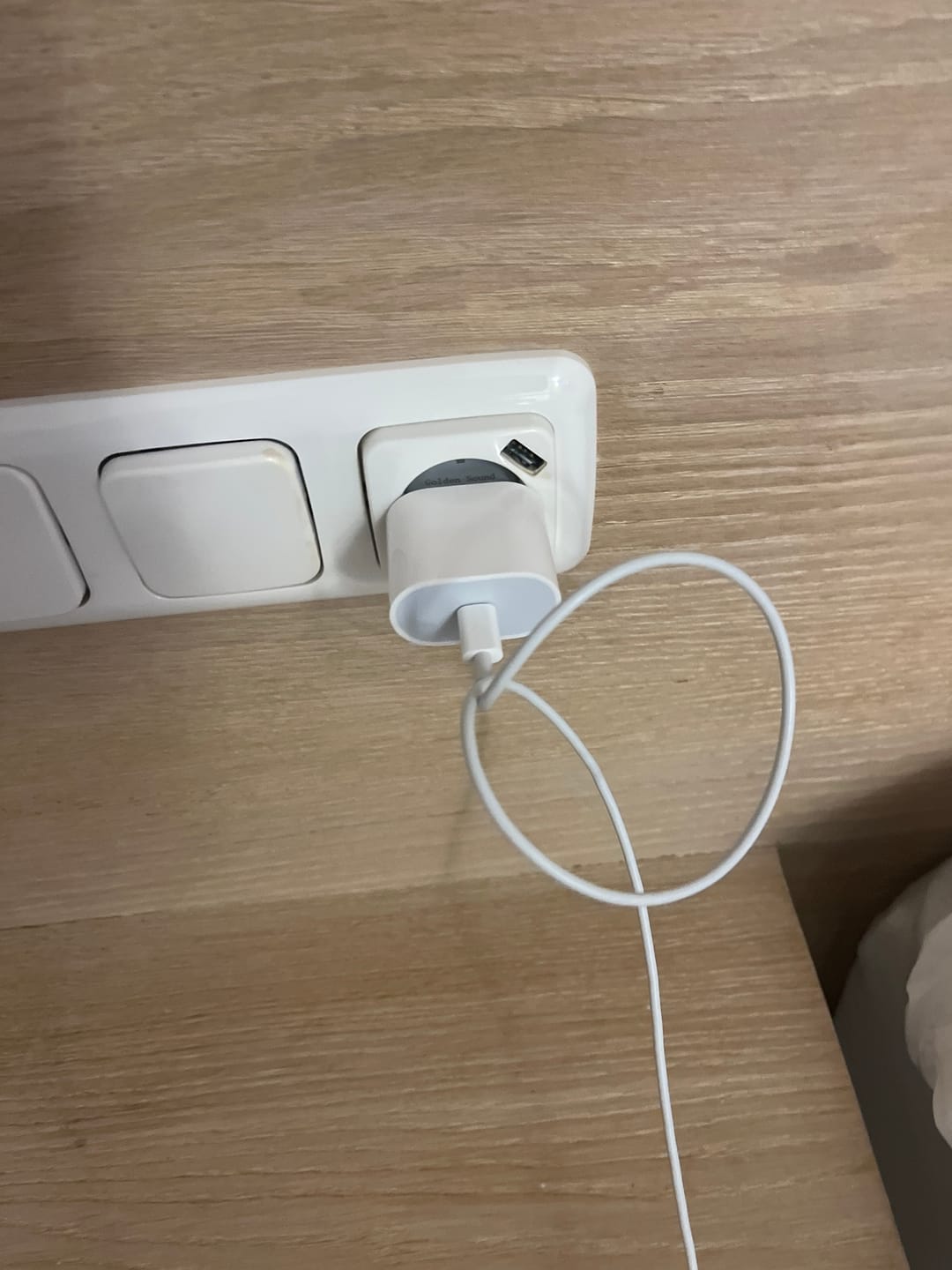 Customer photo review of Golden Sound 35W Lightning oplader geschikt voor Iphone