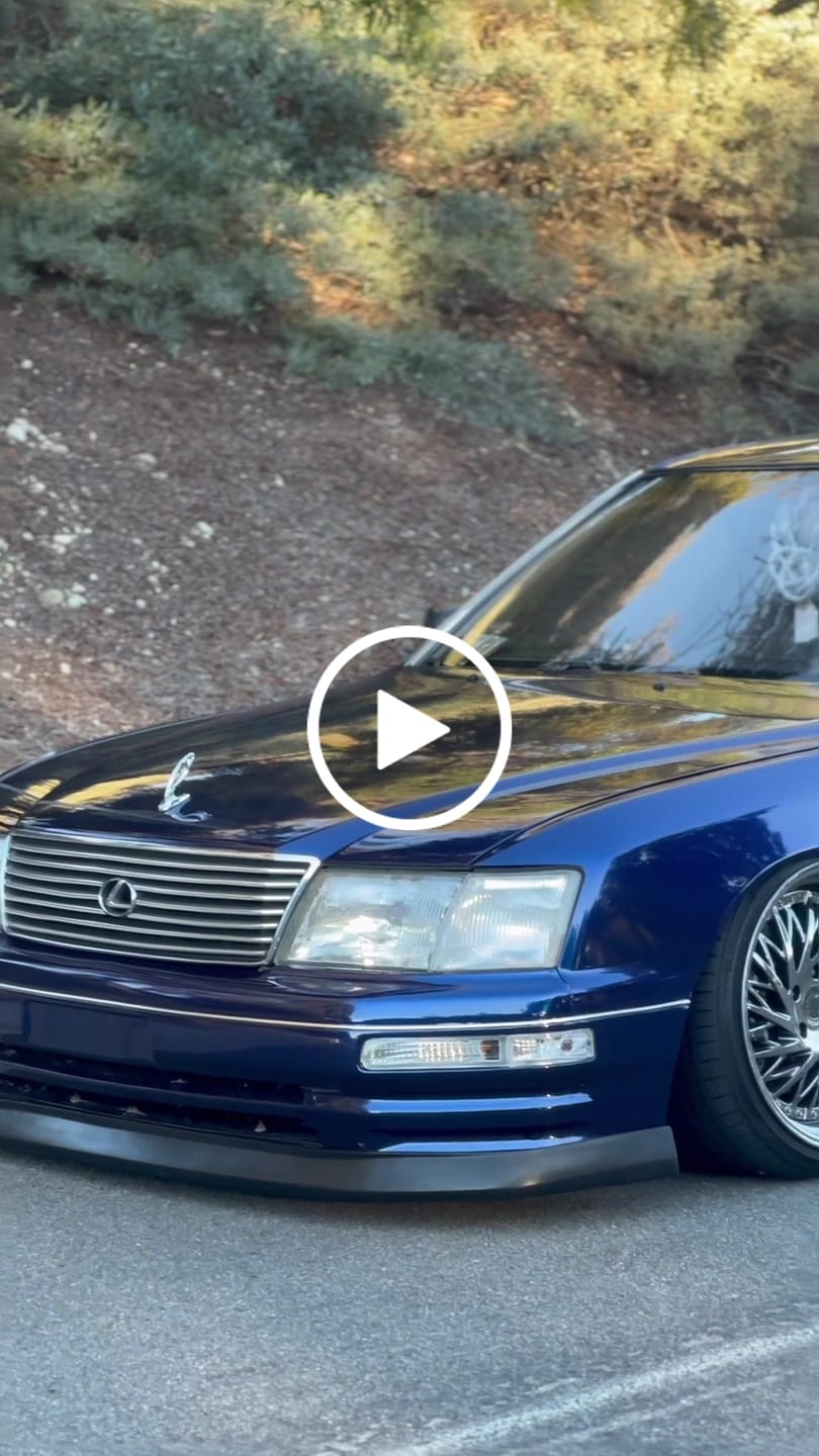 Customer video review of Glossy Metallic Tanzanite Blue Vinyl Wrap