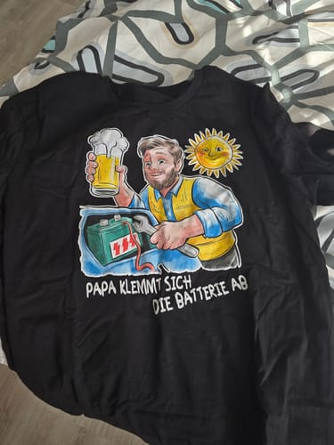 Customer photo review of PAPA KLEMMT BATTERIE AB - Premium Shirt Unisex