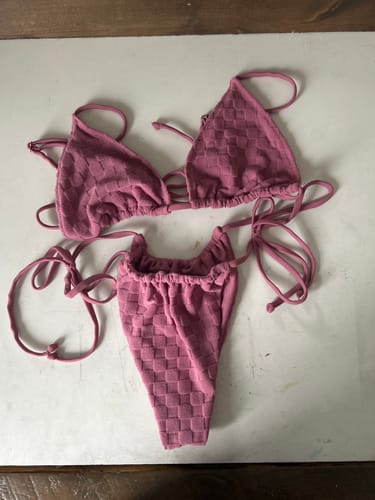 Customer photo review of Daria Triangle Top - Dusty Mauve Checkered Terry