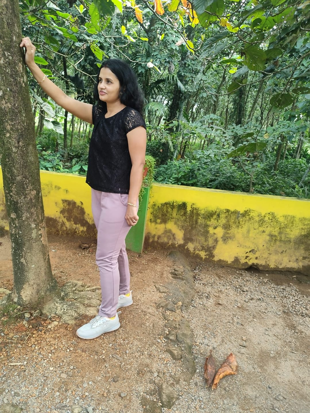 Customer photo review of Ash 4-Way Stretchable Pants