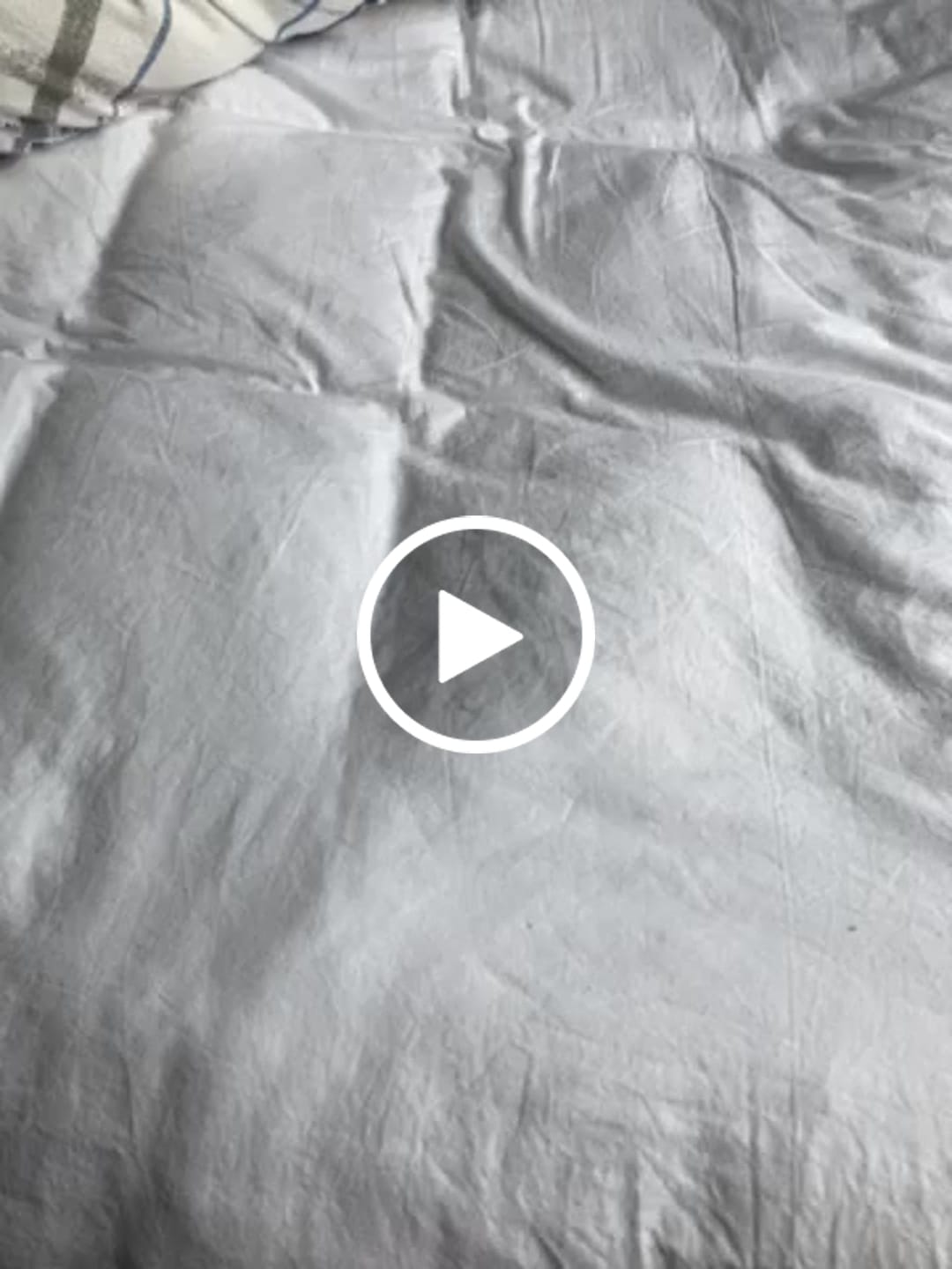 Customer video review of CloudTopper™ Deep-Fitted Sheet