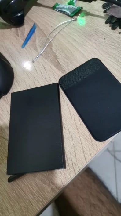 Customer photo review of Metallic Wallet Slim Pop Up RFID Cardholder — Black | KIMLUD