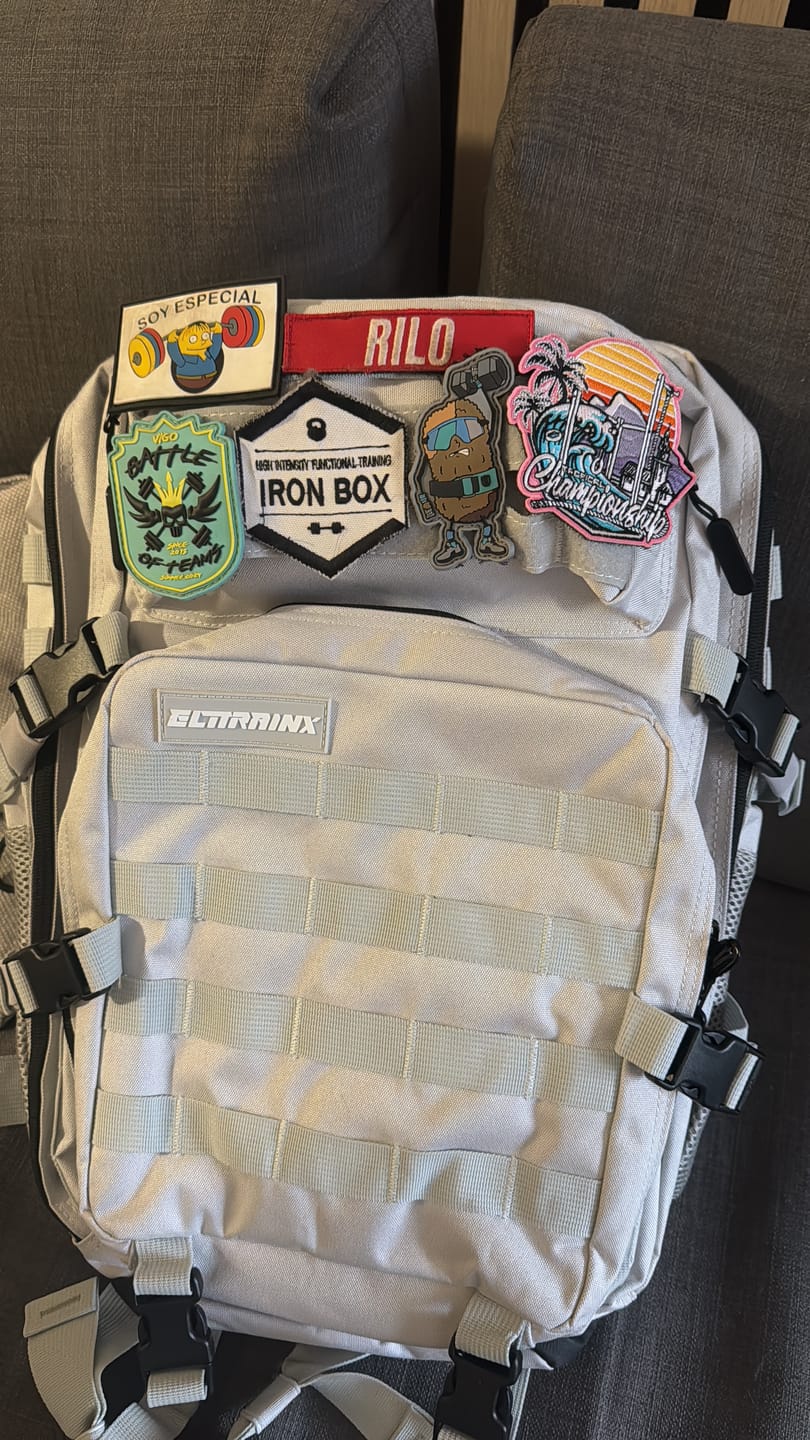 Customer photo review of Mochila Táctica 45L con compartimento para comida Silver