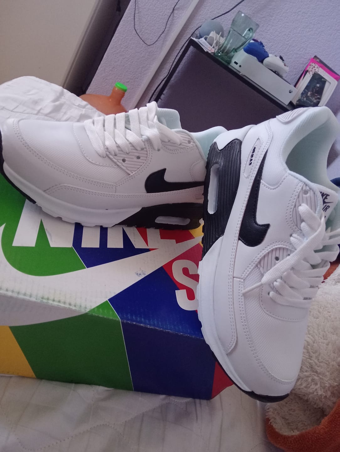 Customer photo review of Tenis Max 90 Blanco Negro
