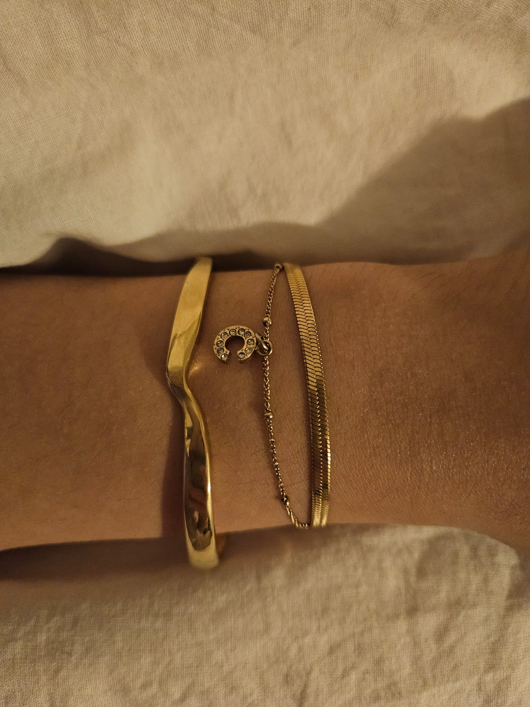 Customer photo review of Hi-Life Sleek Armband 14K Gold Plated
