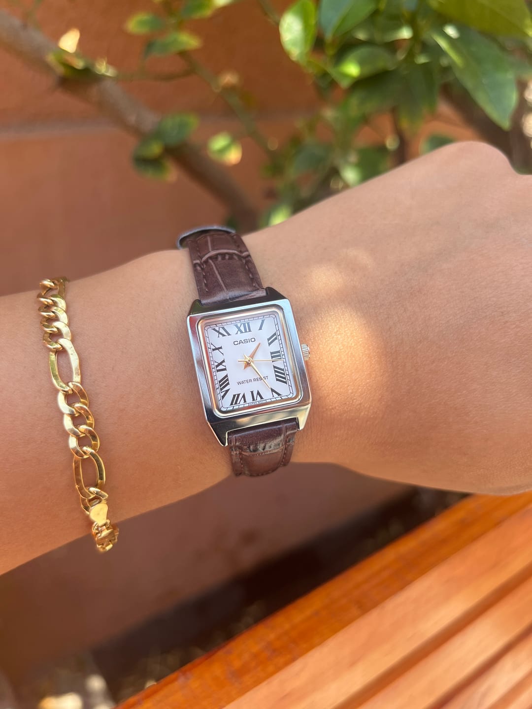 Customer photo review of Reloj Casio Tank Análogo LTP-V007L-7B2UDF Cuero Dial Blanco