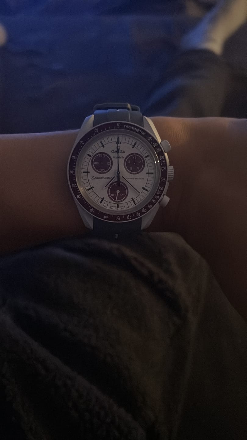 Customer photo review of Bracelet Moonswatch - Gris & Blanc
