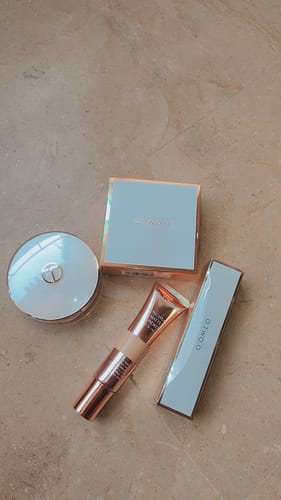 Customer photo review of O.TWO.O ULTRA LONGWEAR MATTE FOUNDATION