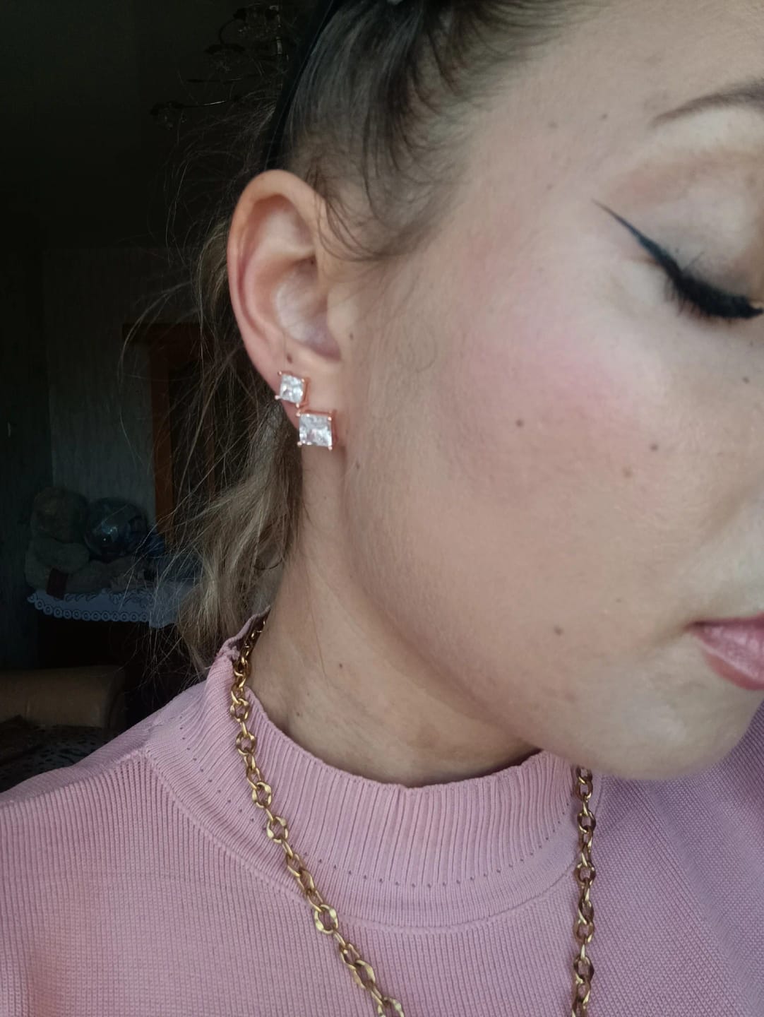 Customer photo review of Cubic Zirconia Stud Earrings Simple 0.7 Carat — Rose Gold | KIMLUD