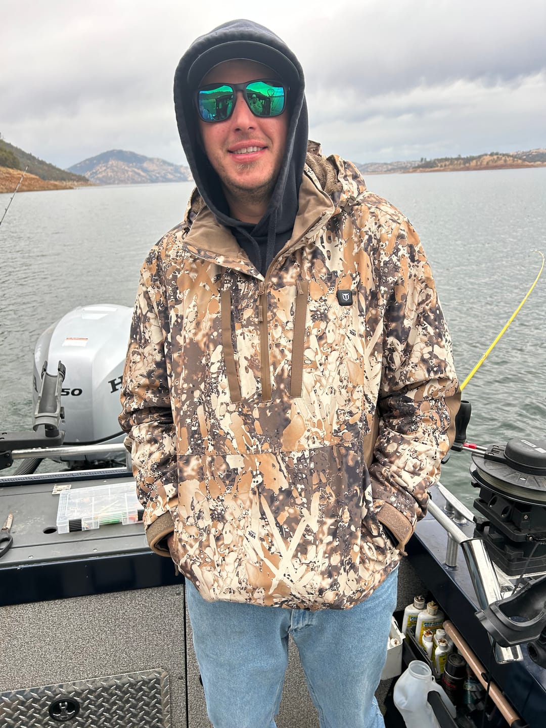 Customer photo review of TIDEWE Men’s Heated Duck Hunting Jacket with Fleece Lining, Waterproof 1/2 Zip Jacket for Hunting (Veil Avayde Camo, Size S-XXXL)