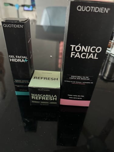 Customer photo review of Tónico Facial con Agua de Rosas + Vitamina B5 + Niacinamida - Sin Fragancia - Sin Alcohol Etílico - 97% Ingredientes Naturales - 350ml