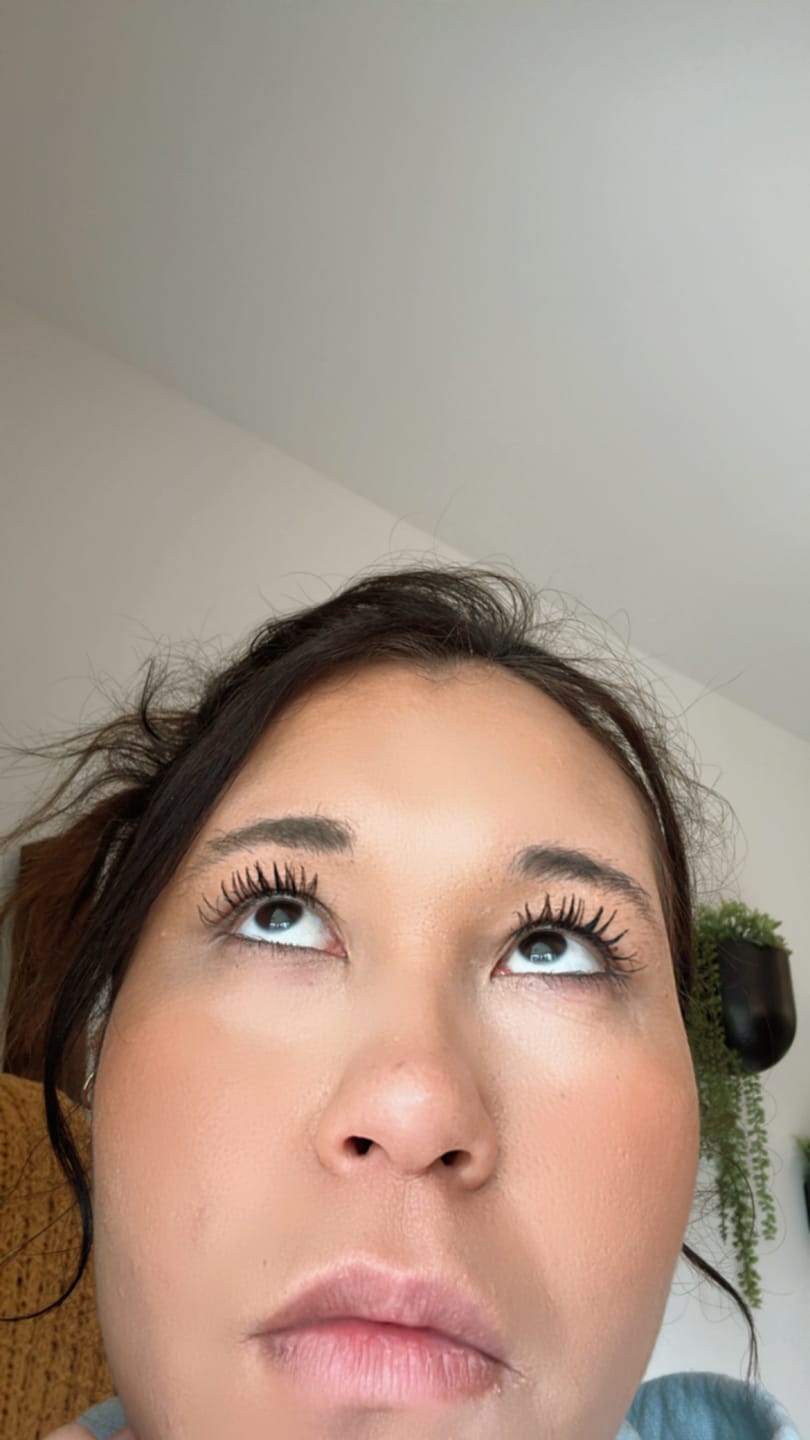 Customer photo review of EYELASH GROWTH SOLUTION