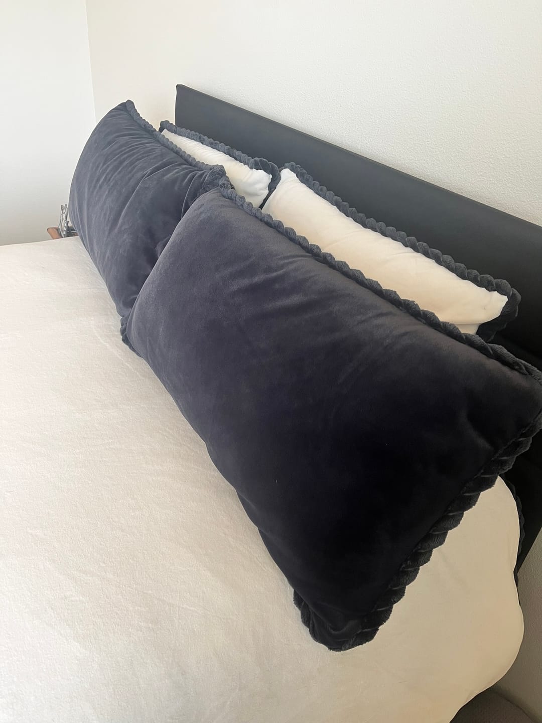 Customer photo review of Amorgos Fine Velvet Bedding Set
