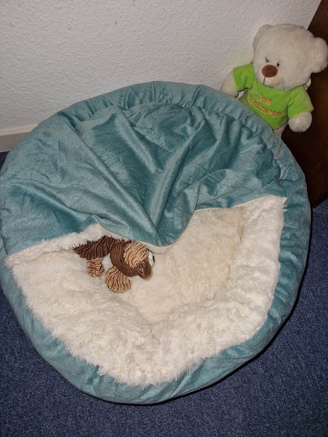 Customer photo review of Emmalove - Kuschelhöhle für Hunde