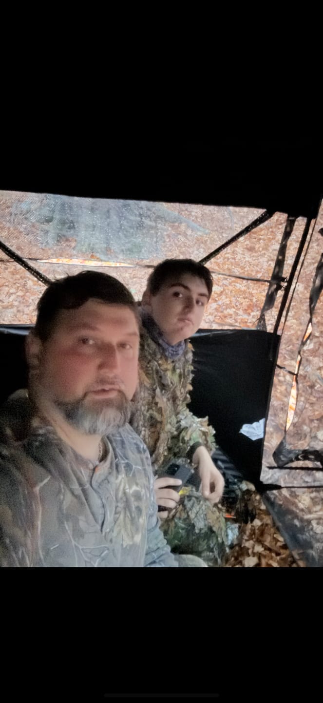 Customer photo review of VisST See-Through Pop-Up Ground Blinds with Silent Magnetic Door