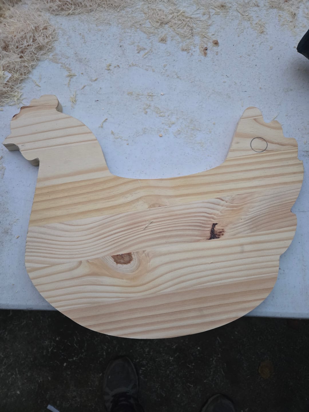 Customer photo review of 15.9x13.5" Chicken Shaped Serving Board Acrylic Router Template
