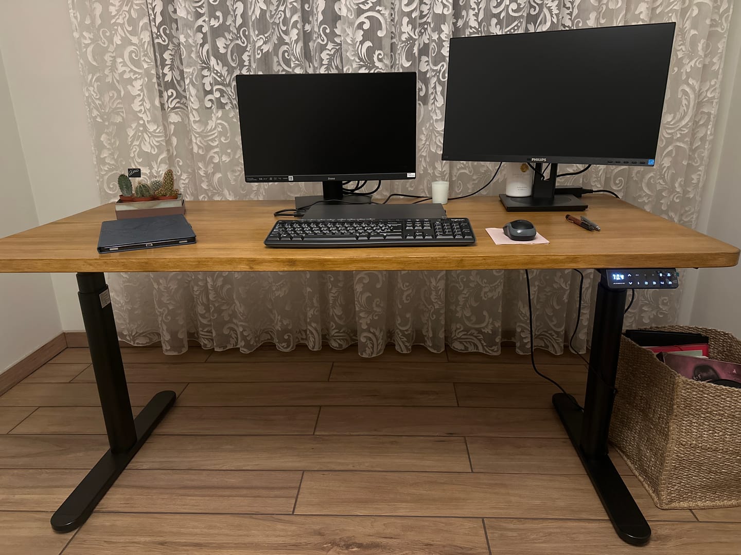 Customer photo review of Maidesite TH2 Pro Plus-Marco de Escritorio Eléctrico Elevable en Altura Doble Motor