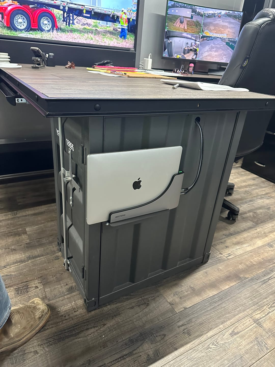 Customer photo review of Ascrono® MacBook Docking Station