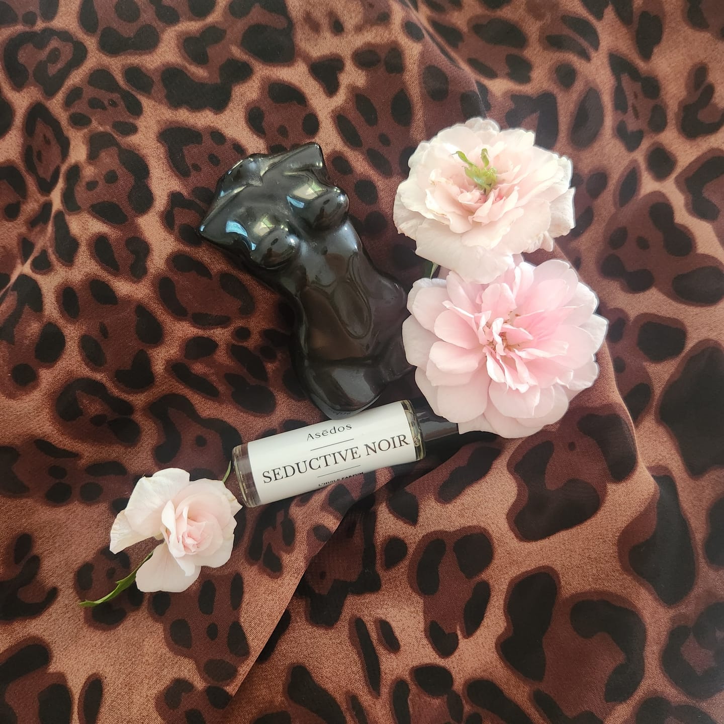 Customer photo review of SEDUCTIVE NOIR PERFUME OIL