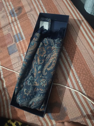 Customer photo review of Pashtush Mens Fine Soft Ethnic Stole Navy Blue