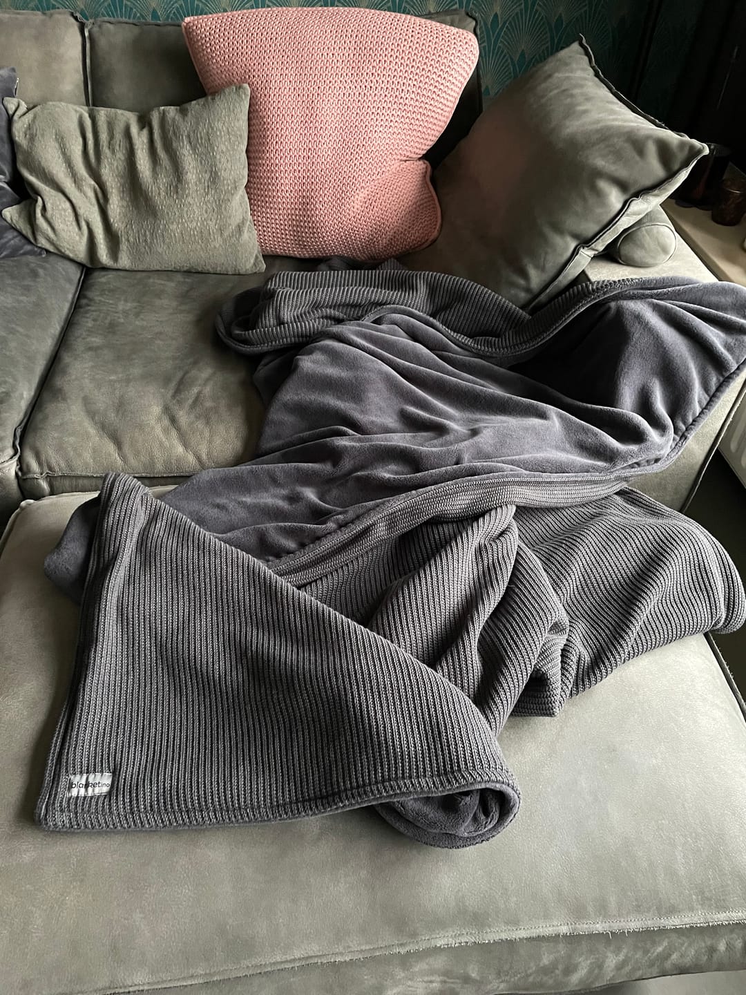 Customer photo review of Kuscheldecke • Strick • Dunkelgrau