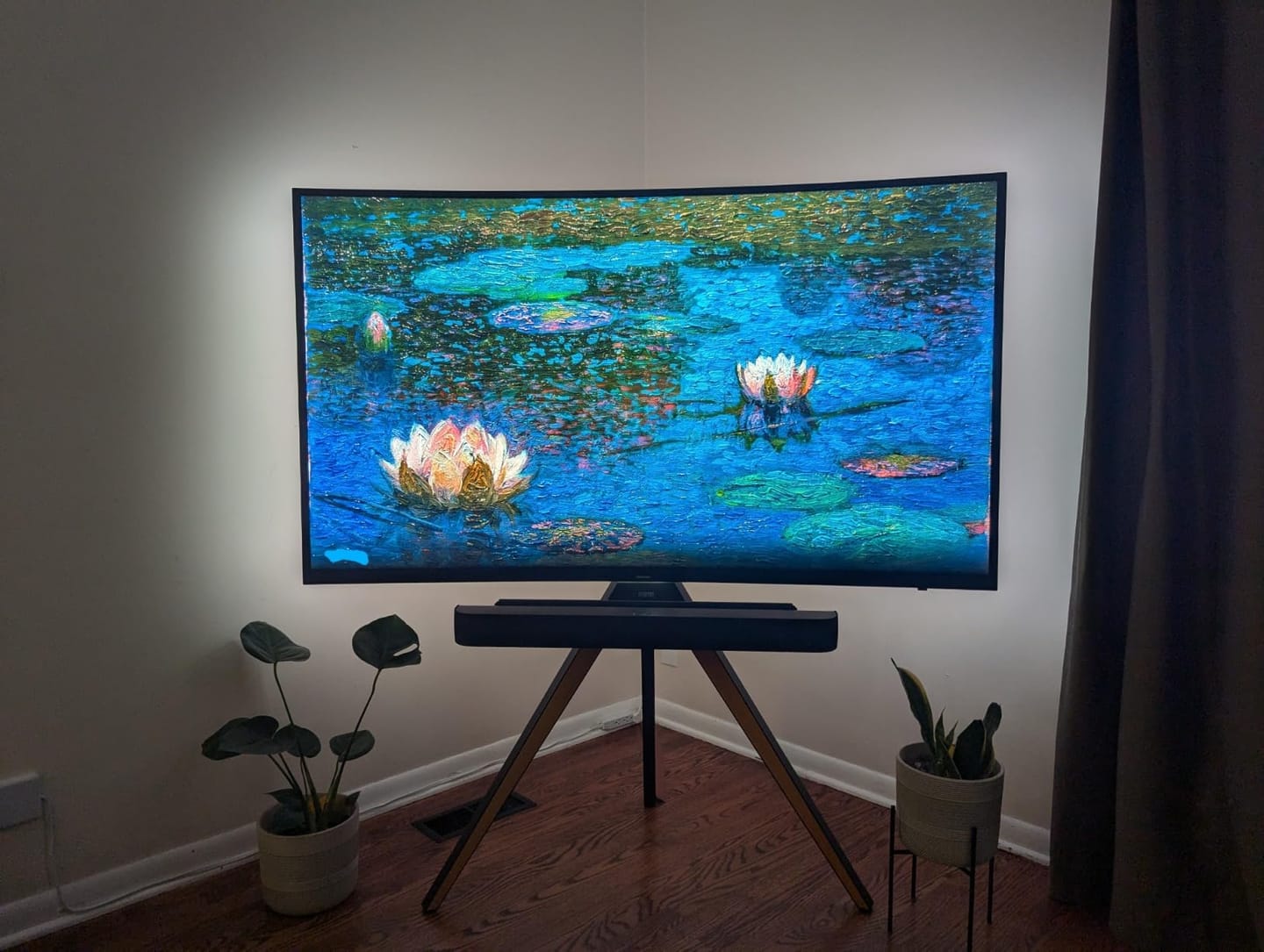 Customer photo review of Floor TV Stand Picasso Series 37-65 Inch