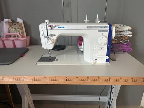 Khadija A. review of Table bâti Juki TL-2200-2300 Sumato image 1 out of 1