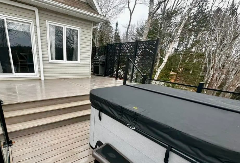 Customer photo review of Privacy Screen (Moderna)
