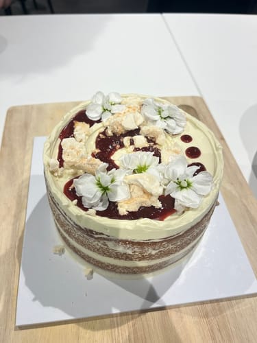 Customer photo review of vanilla & strawberry cake