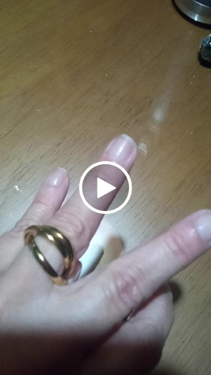 Customer video review of Anel Trindade Banhado em Ouro 18K